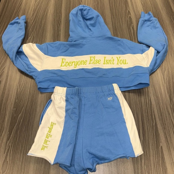 MAYFAIR 2 PC SET Hoodie Cropped + Sweatshorts Everyone Else Isn't You Size S/XS - Picture 12 of 16